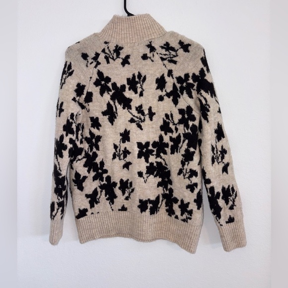 Liz Claiborne Mock Neck Beige Black Floral Sweater - Picture 6 of 14